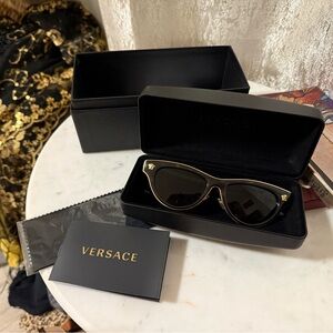 VERSACE MOD.4293B 5154/13  MEDUSA POLARIZED Sunglasses Lilac/Gold Read!! Versace | Accessories | Versace Mod4293b 55413 Medusa  main image 4